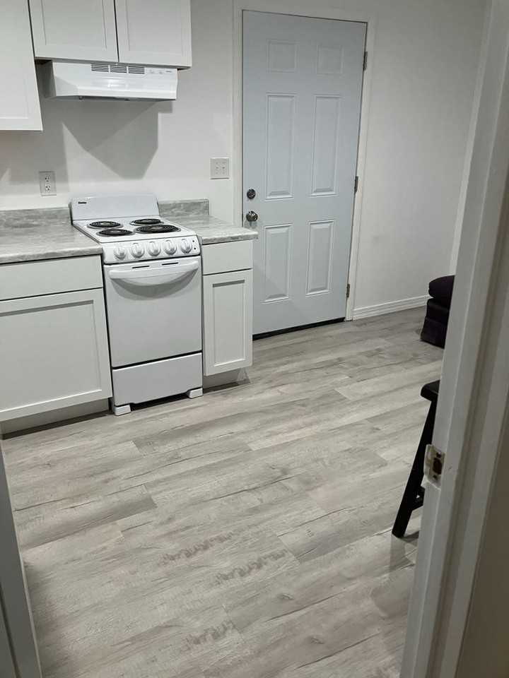 211 N Queen St - Photo 2 of 14