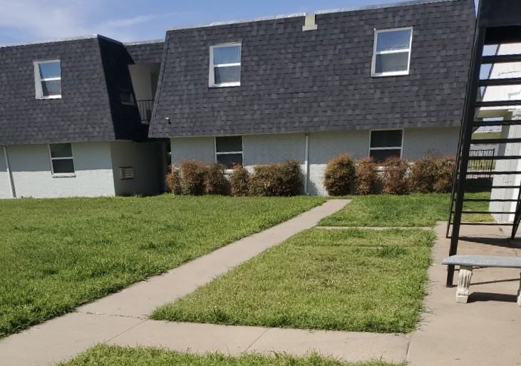 Greenswest Apartments - Photo 5 of 19