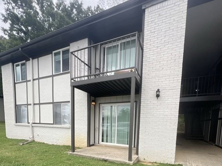 Vinewood Apartments - Photo 2 of 22