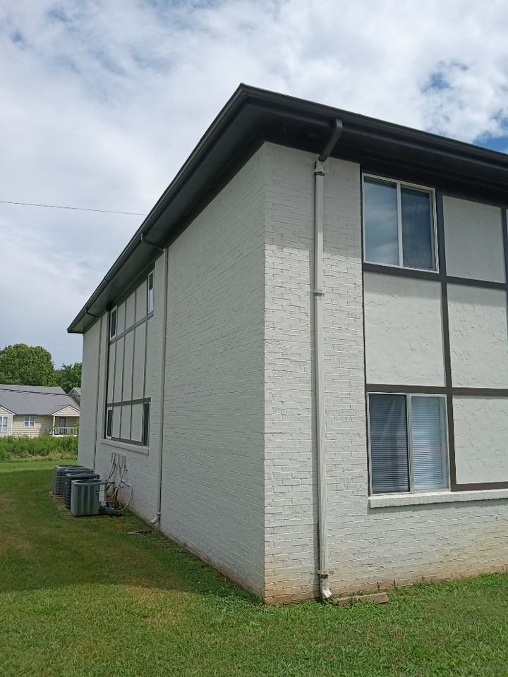 Vinewood Apartments - Photo 3 of 22