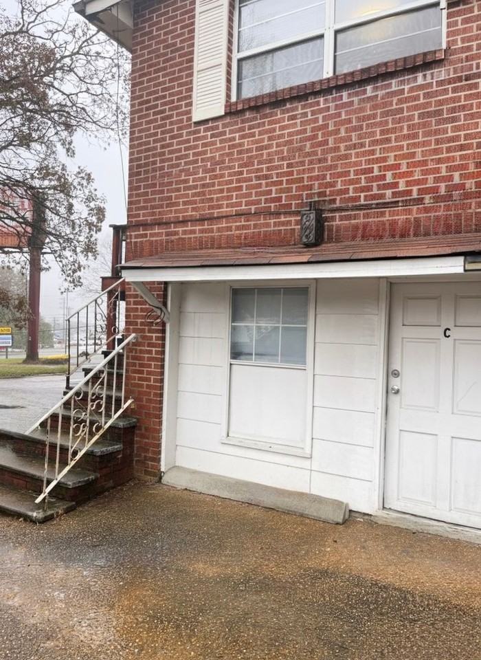 1016 Greenslake Rd #C - Photo 2 of 23