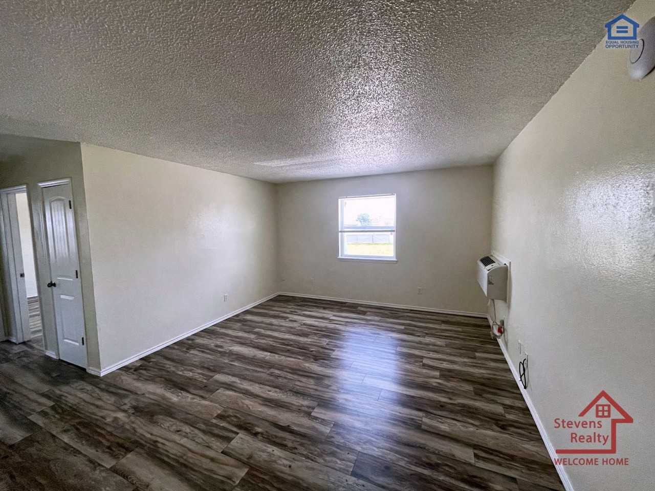 2111 NW Lindy Ave - G1 - Photo 4 of 17