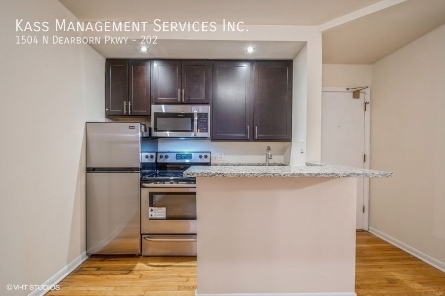 1504 N Dearborn Pkwy, Chicago, IL - Photo 5 of 24