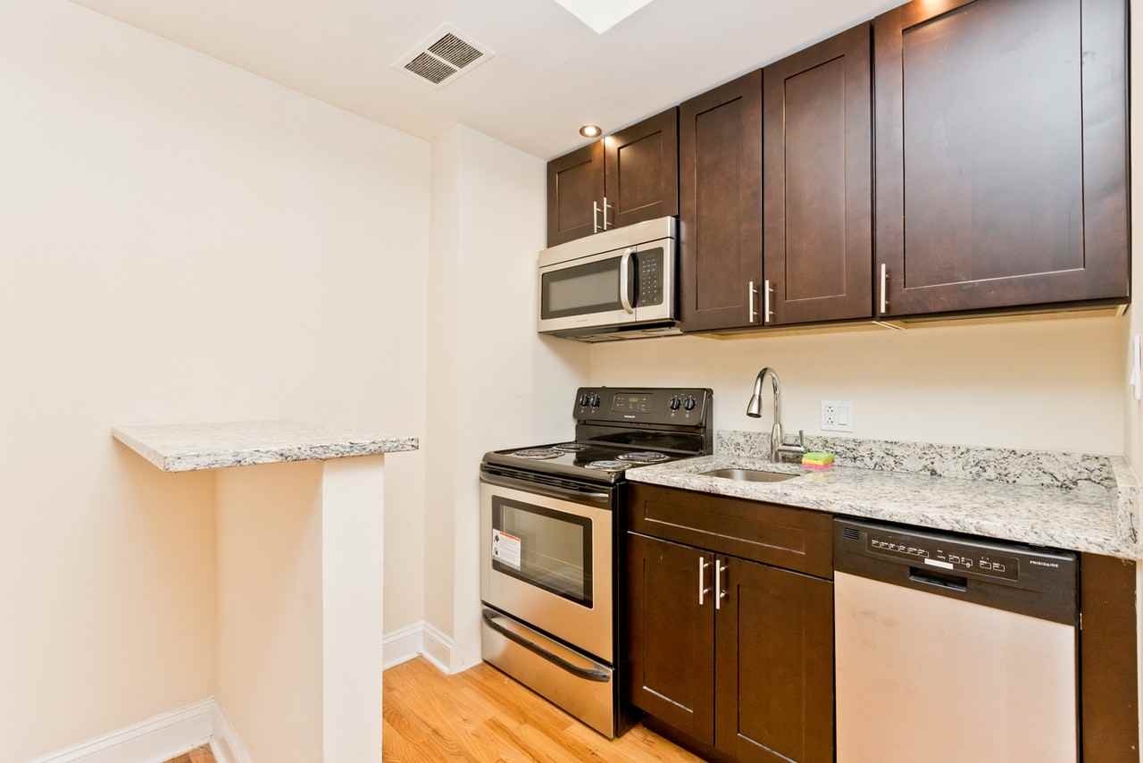 1430 N Dearborn Pkwy - Photo 3 of 24