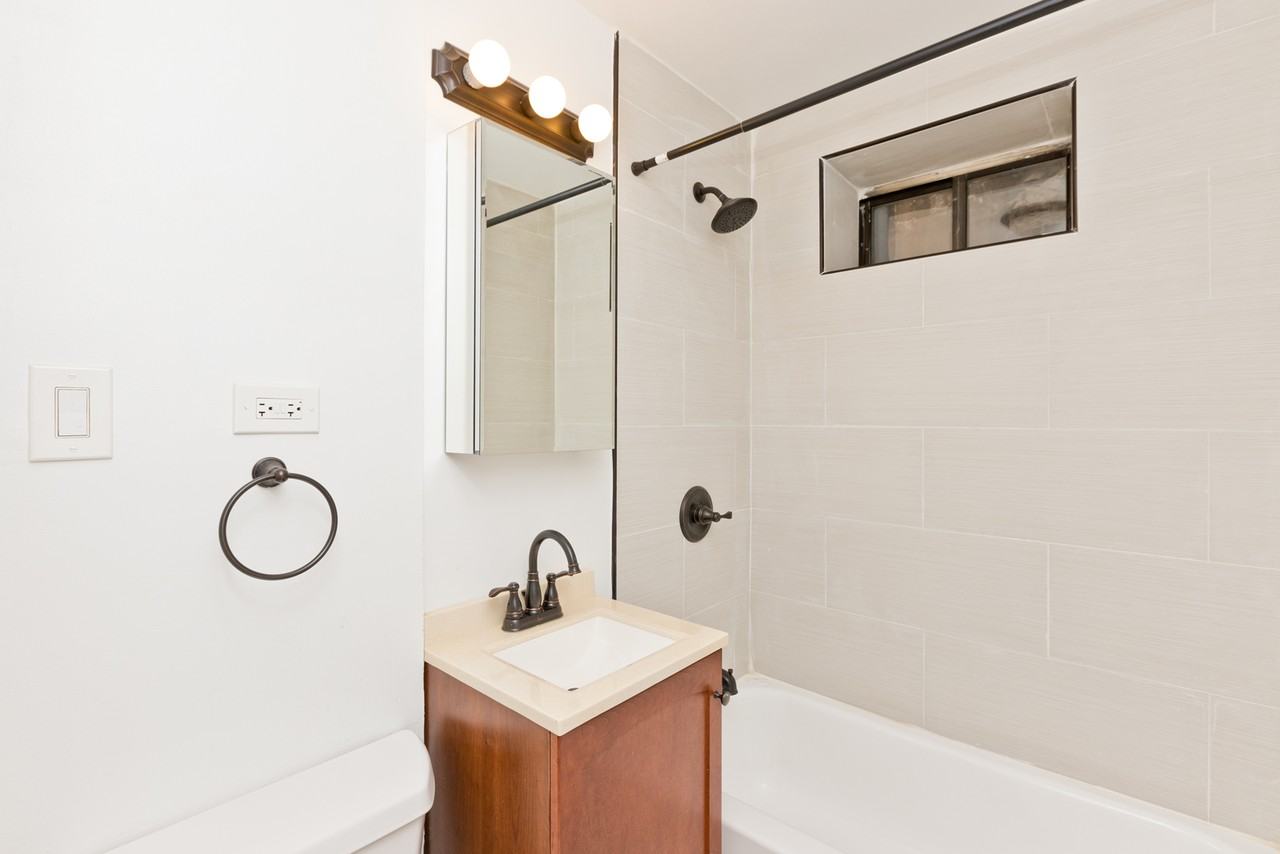 1430 N Dearborn Pkwy - Photo 5 of 24