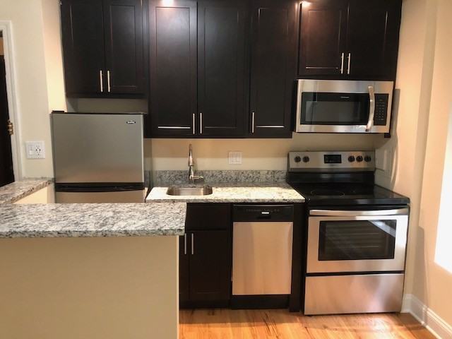 1430 N Dearborn Pkwy - Photo 6 of 24