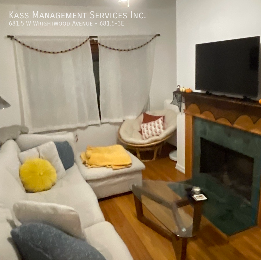 677-685.5 W Wrightwood Avenue - Photo 5 of 8