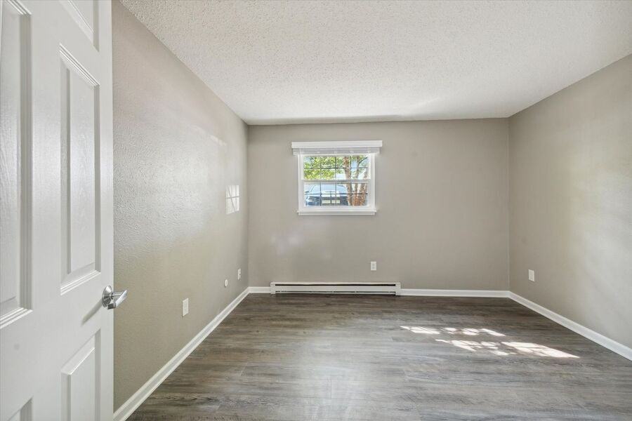 4013 Harvest Ln - Photo 2 of 8