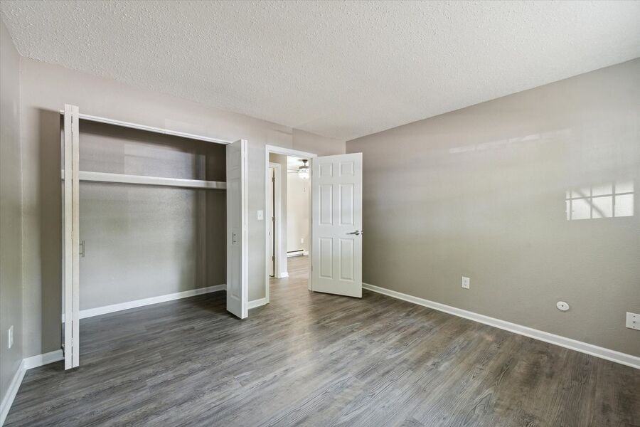 4013 Harvest Ln - Photo 4 of 8