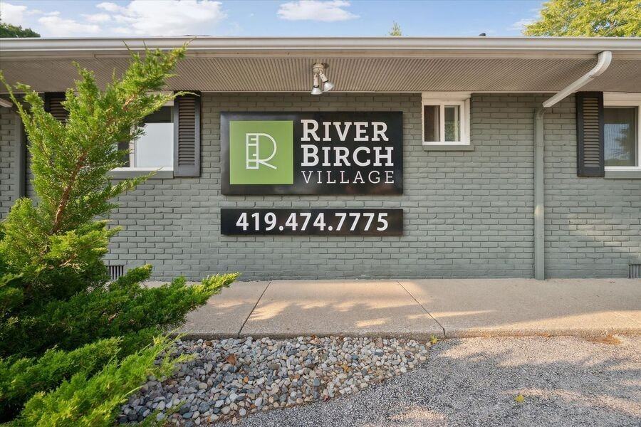 3808 W Sylvania - Photo 4 of 13