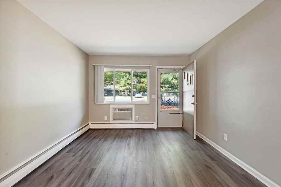 3808 W Sylvania - Photo 6 of 13