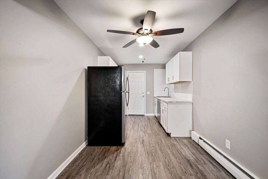 4101 Harvest Ln - Photo 4 of 11