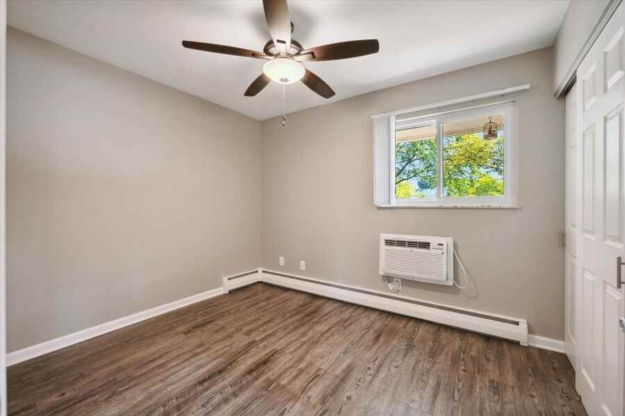 4101 Harvest Ln - Photo 5 of 11