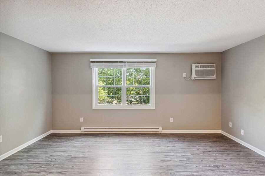 4105 Harvest Ln - Photo 2 of 6