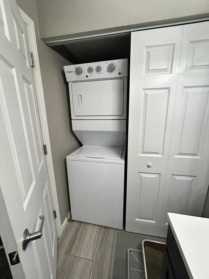 4105 Harvest Ln - Photo 3 of 6