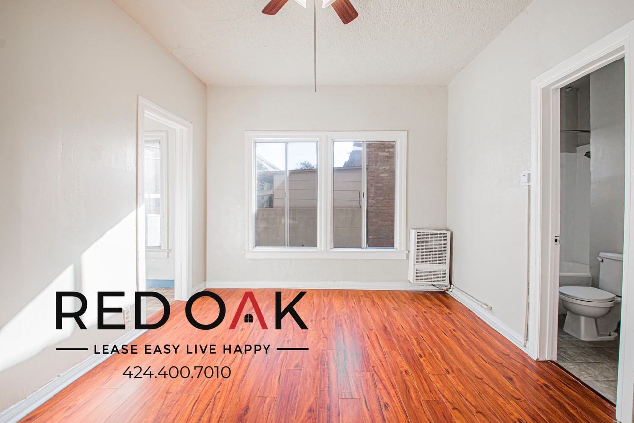 1243 S Mariposa Ave - Photo 3 of 11