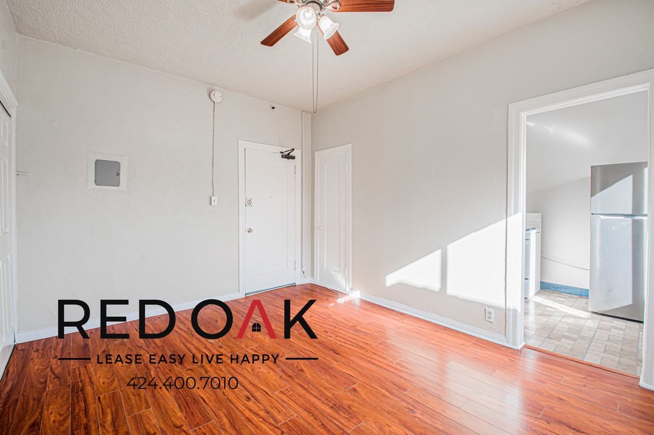 1243 S Mariposa Ave - Photo 4 of 11