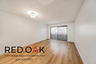 11817 Victory Blvd - Photo 1 of 1