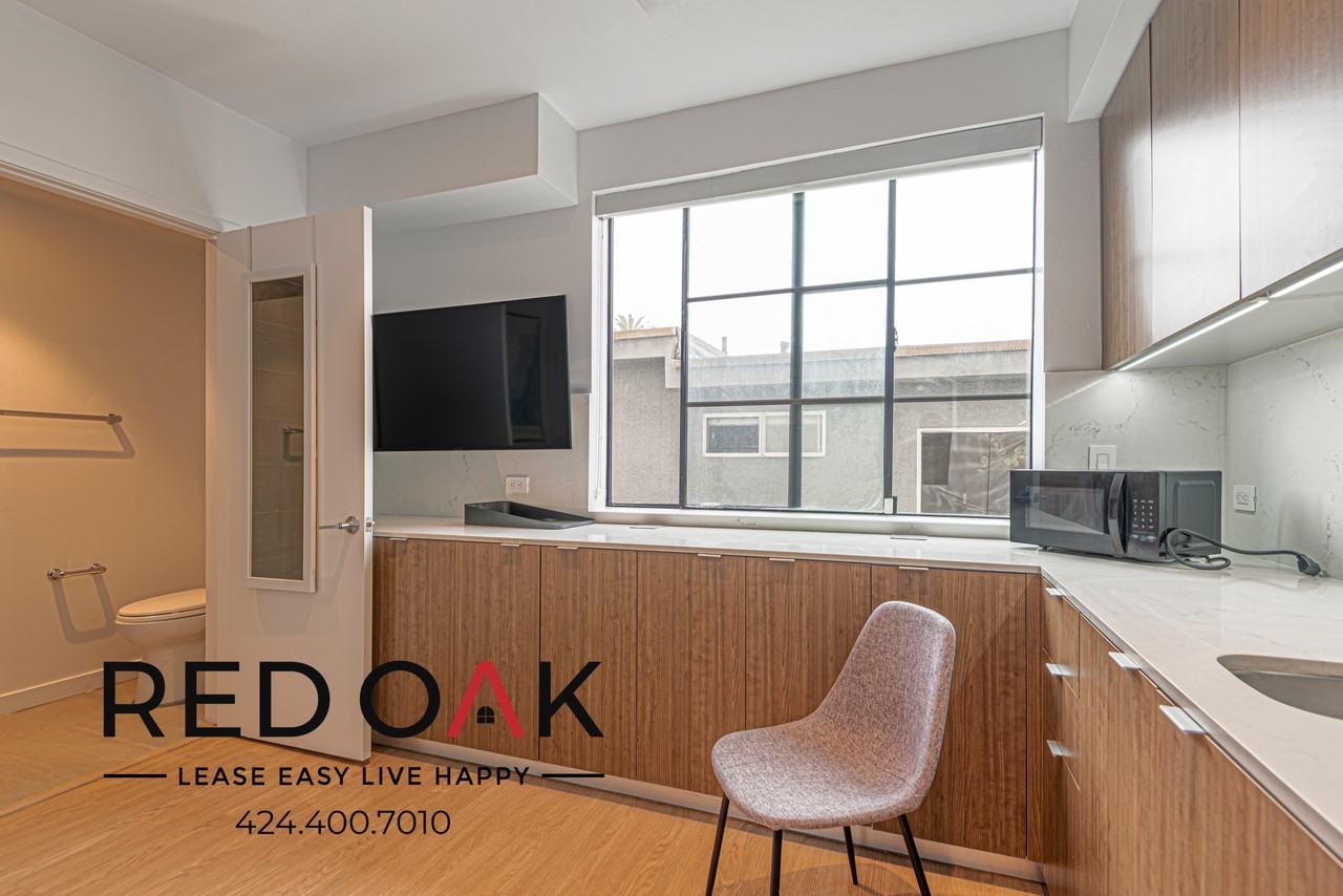 11649 Mayfield Ave - Photo 3 of 12