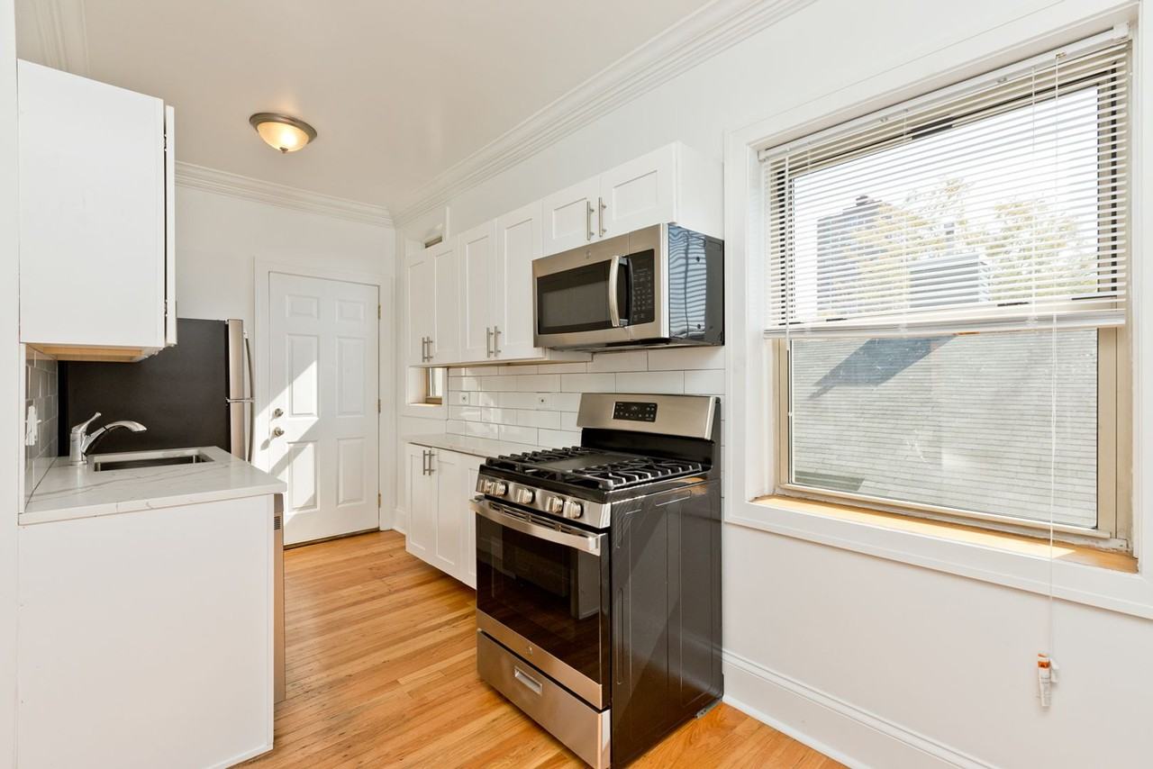 5332 N Kenmore Ave Apt 3w - Photo 4 of 10