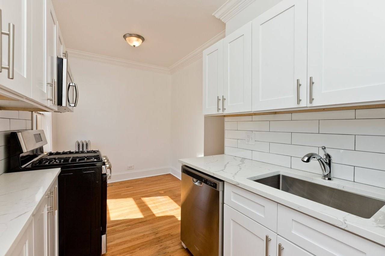 5332 N Kenmore Ave Apt 3w - Photo 5 of 10