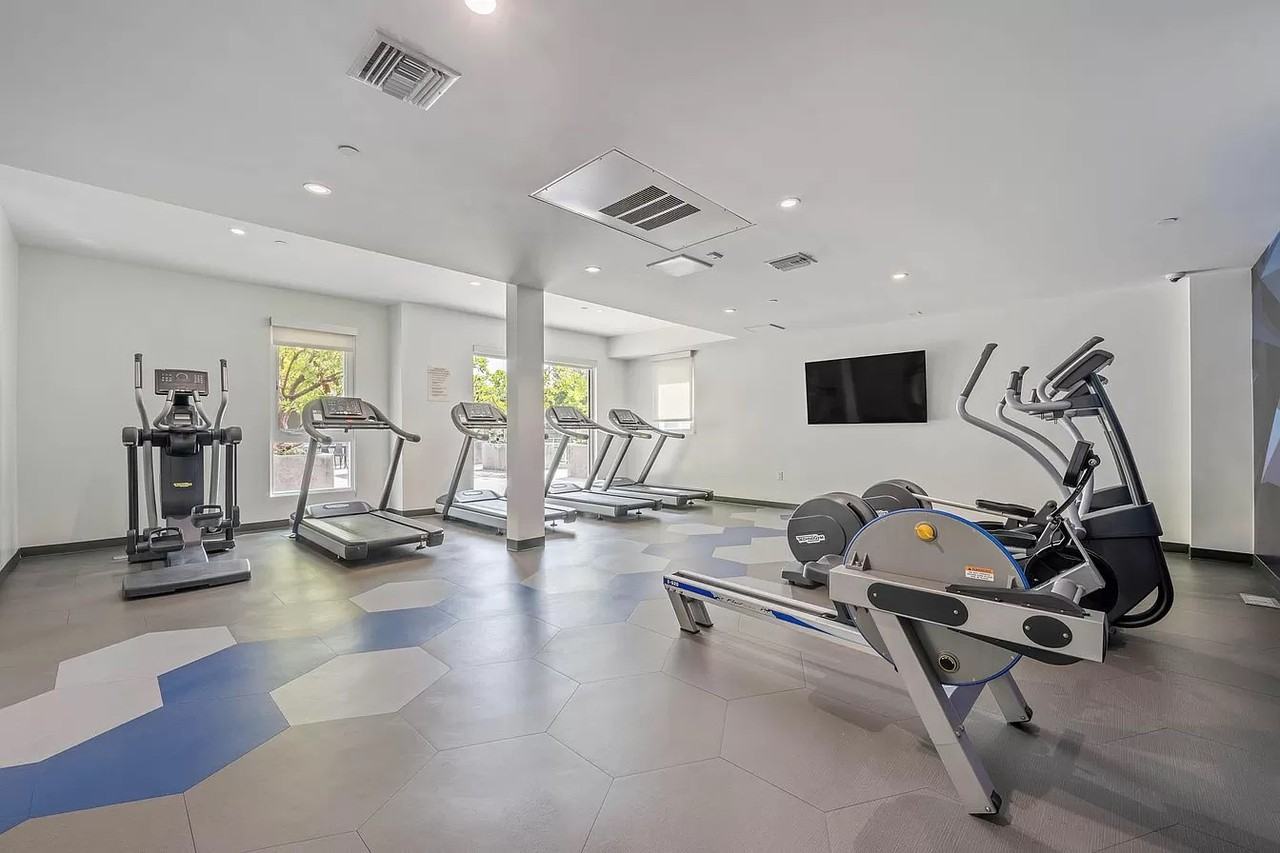 Concourse LA - Photo 7 of 50