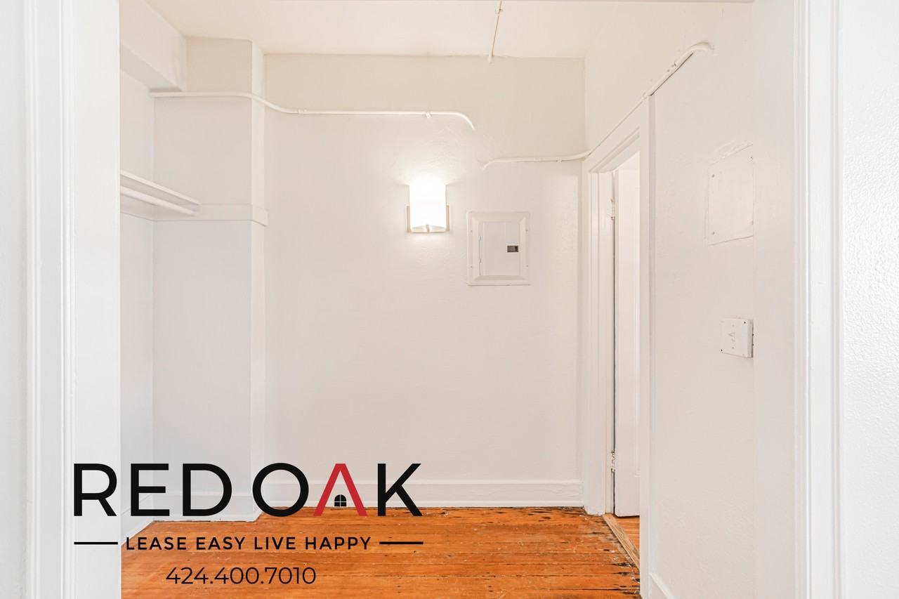 ICO Glendale Flats LLC - Photo 7 of 15