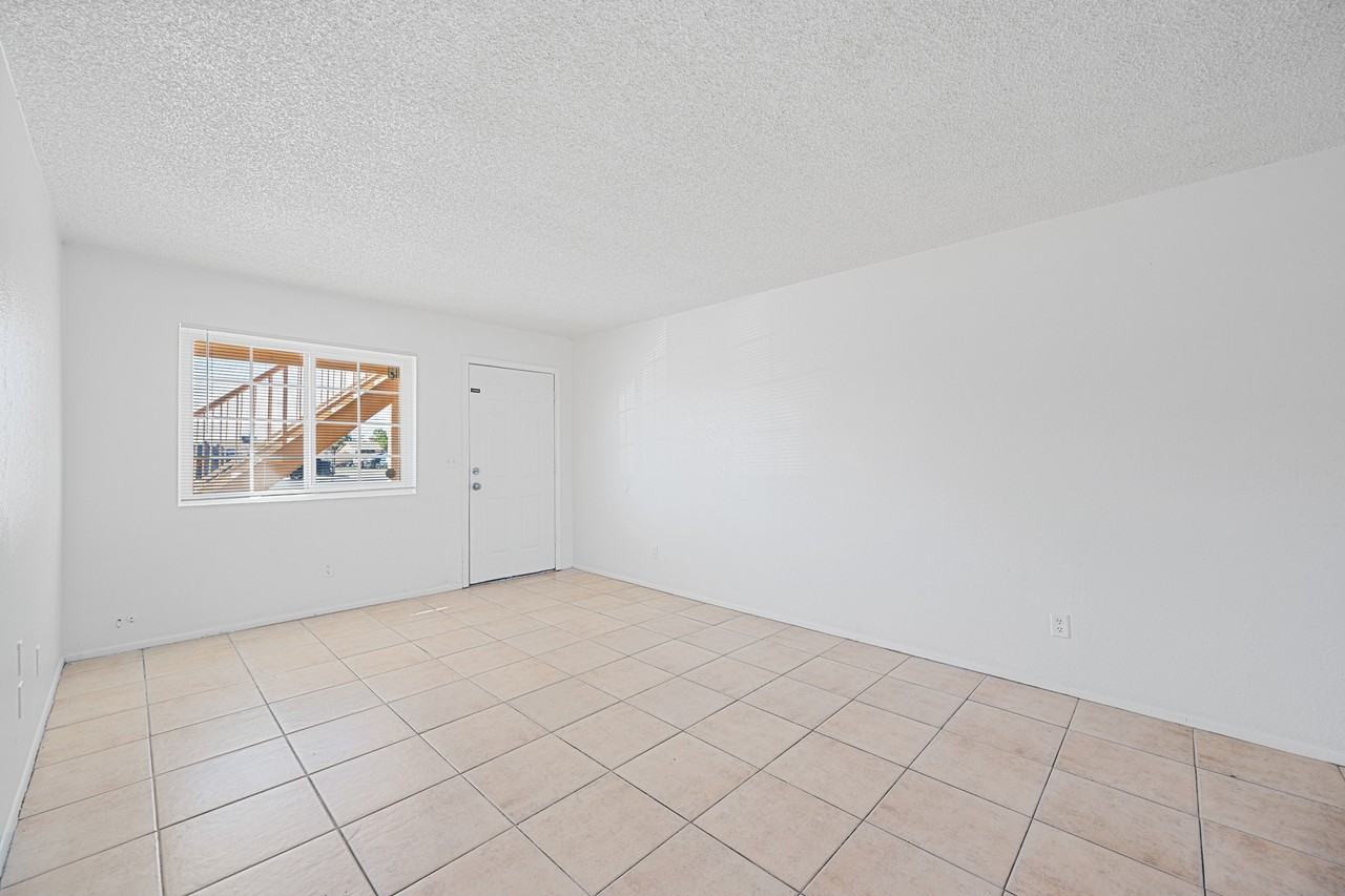 1815 North Spring #102 - Photo 4 of 14