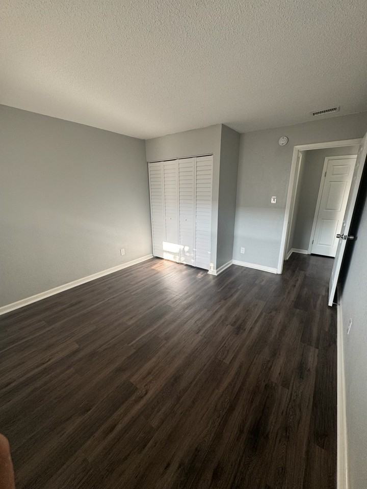 The Hudson Commons - Photo 4 of 11