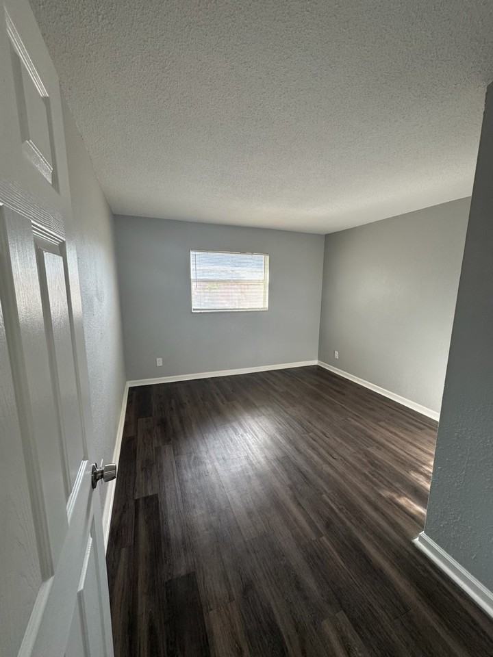 The Hudson Commons - Photo 6 of 11