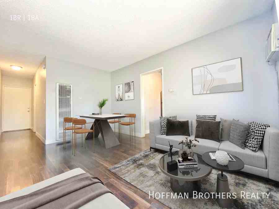 5555 Carlton Way Property - Photo 2 of 24