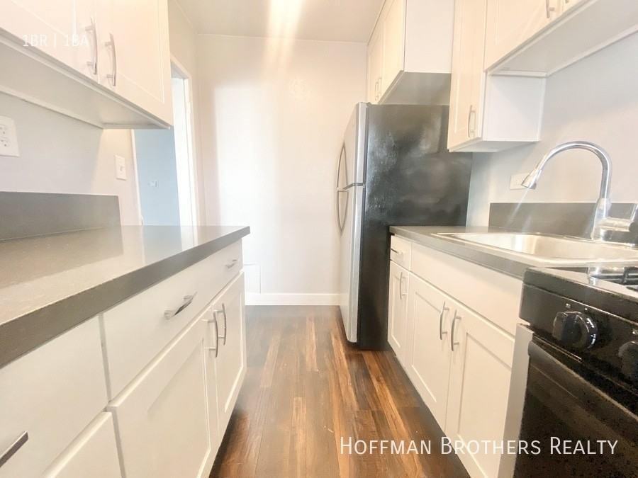 5555 Carlton Way Property - Photo 6 of 24