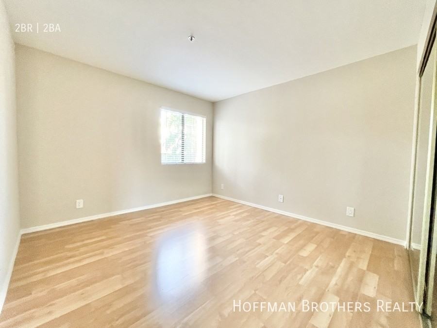 8722 Burton Way Property - Photo 3 of 6