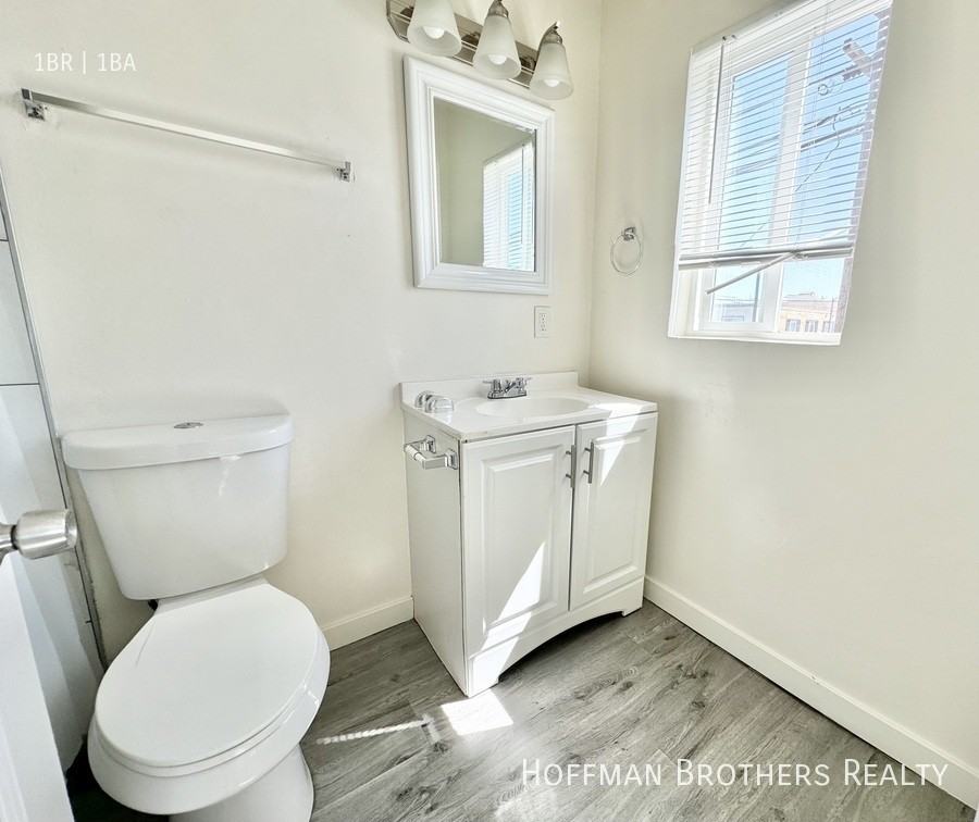 510 W 87th Property - Photo 6 of 8