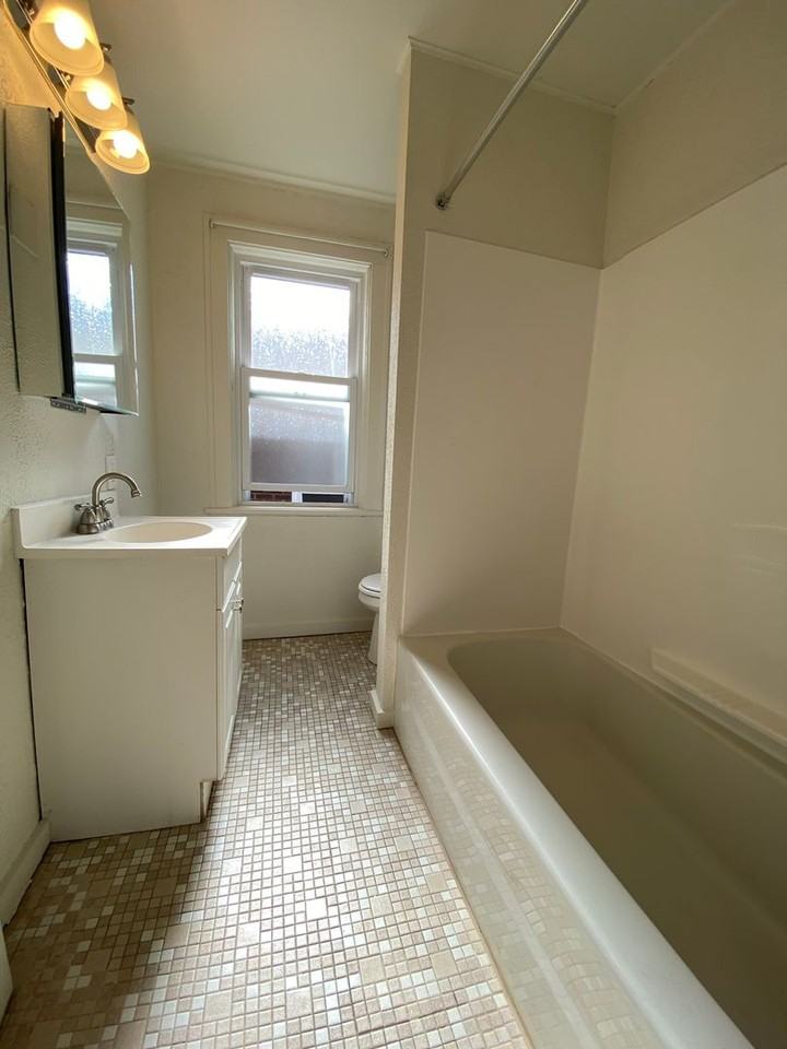 bartlett - Photo 6 of 9