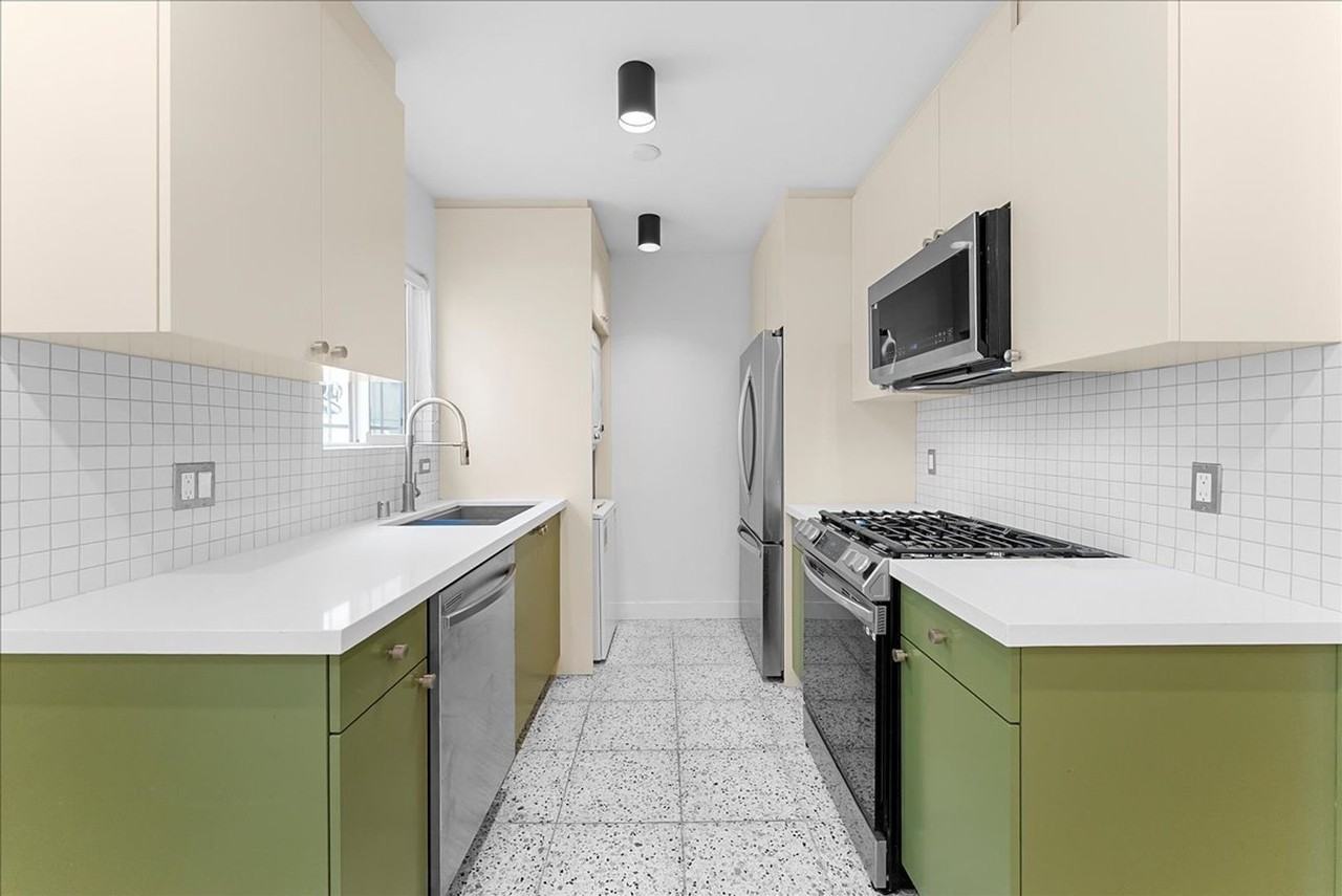 6615 Franklin Ave. - Photo 3 of 25