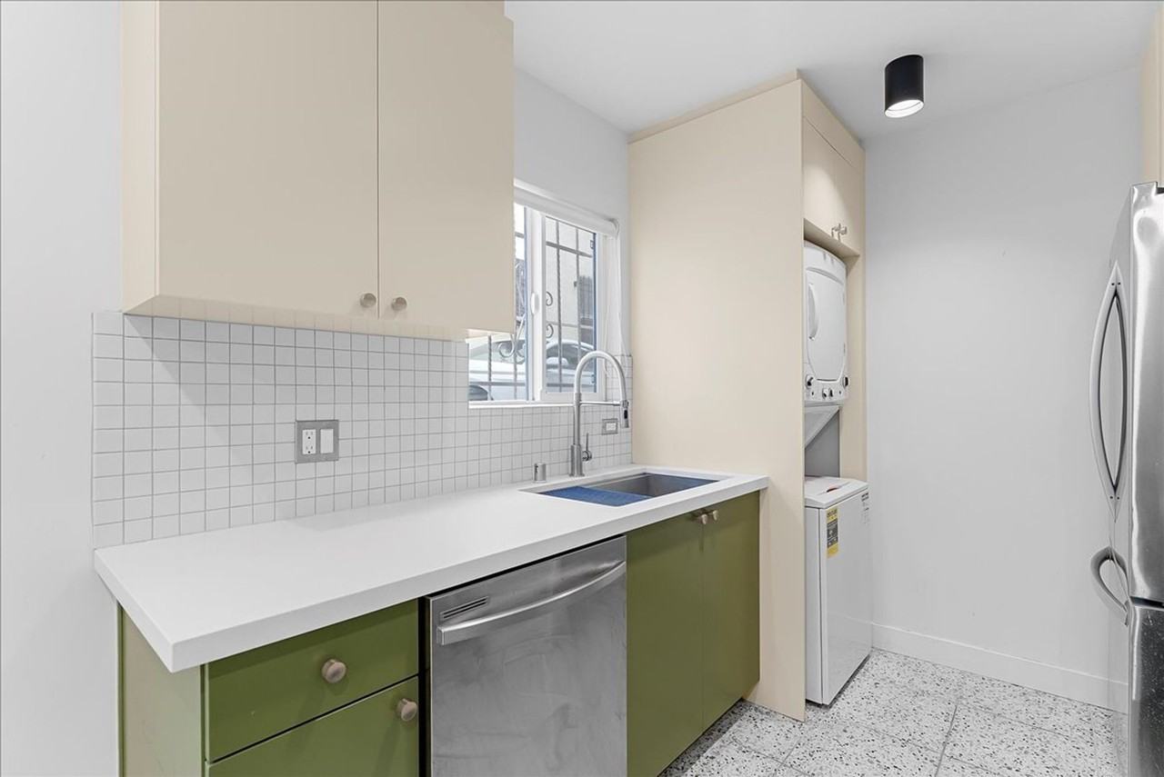 6615 Franklin Ave. - Photo 4 of 25