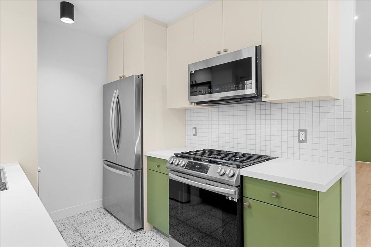 6615 Franklin Ave. - Photo 5 of 25