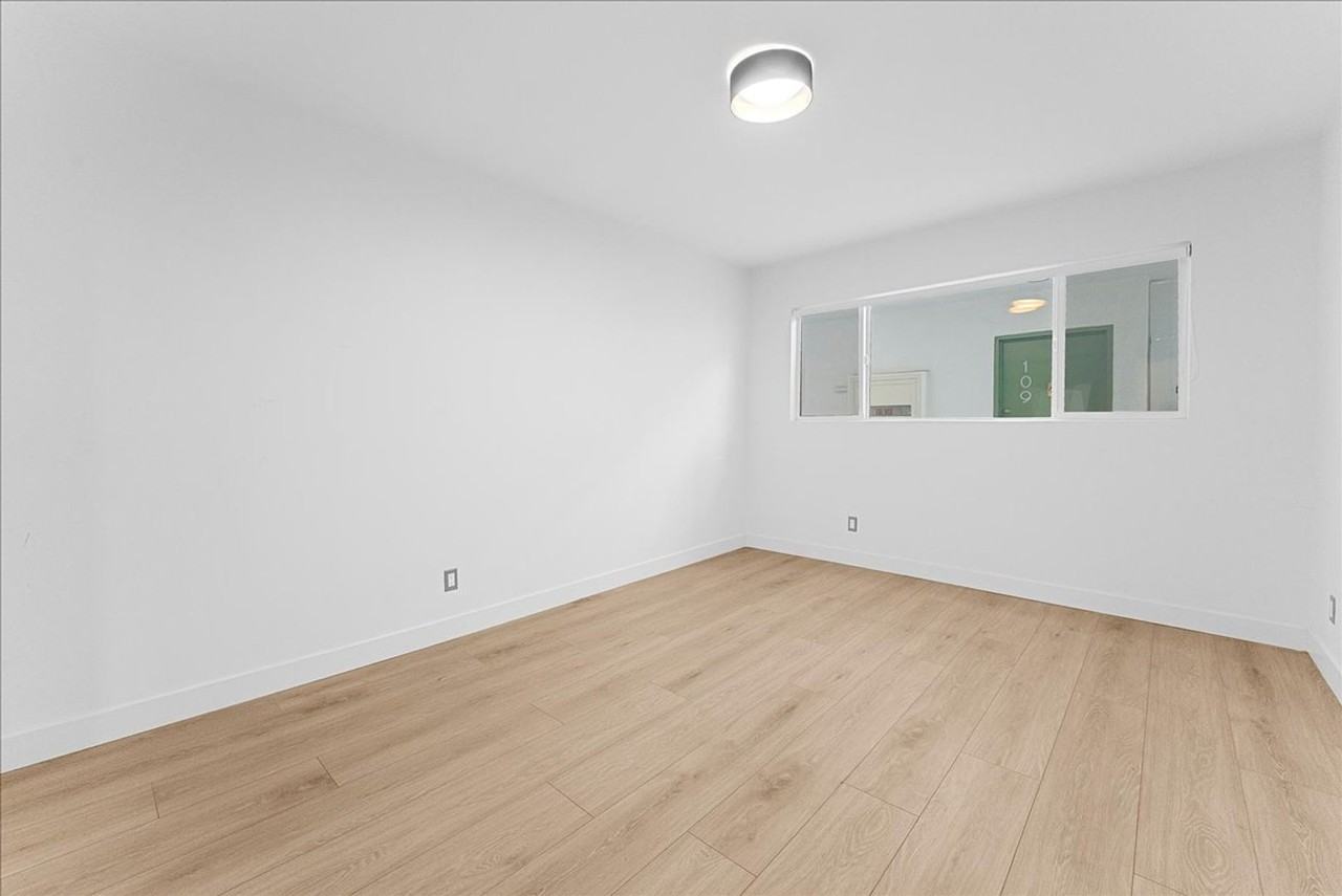 6615 Franklin Ave. - Photo 7 of 25