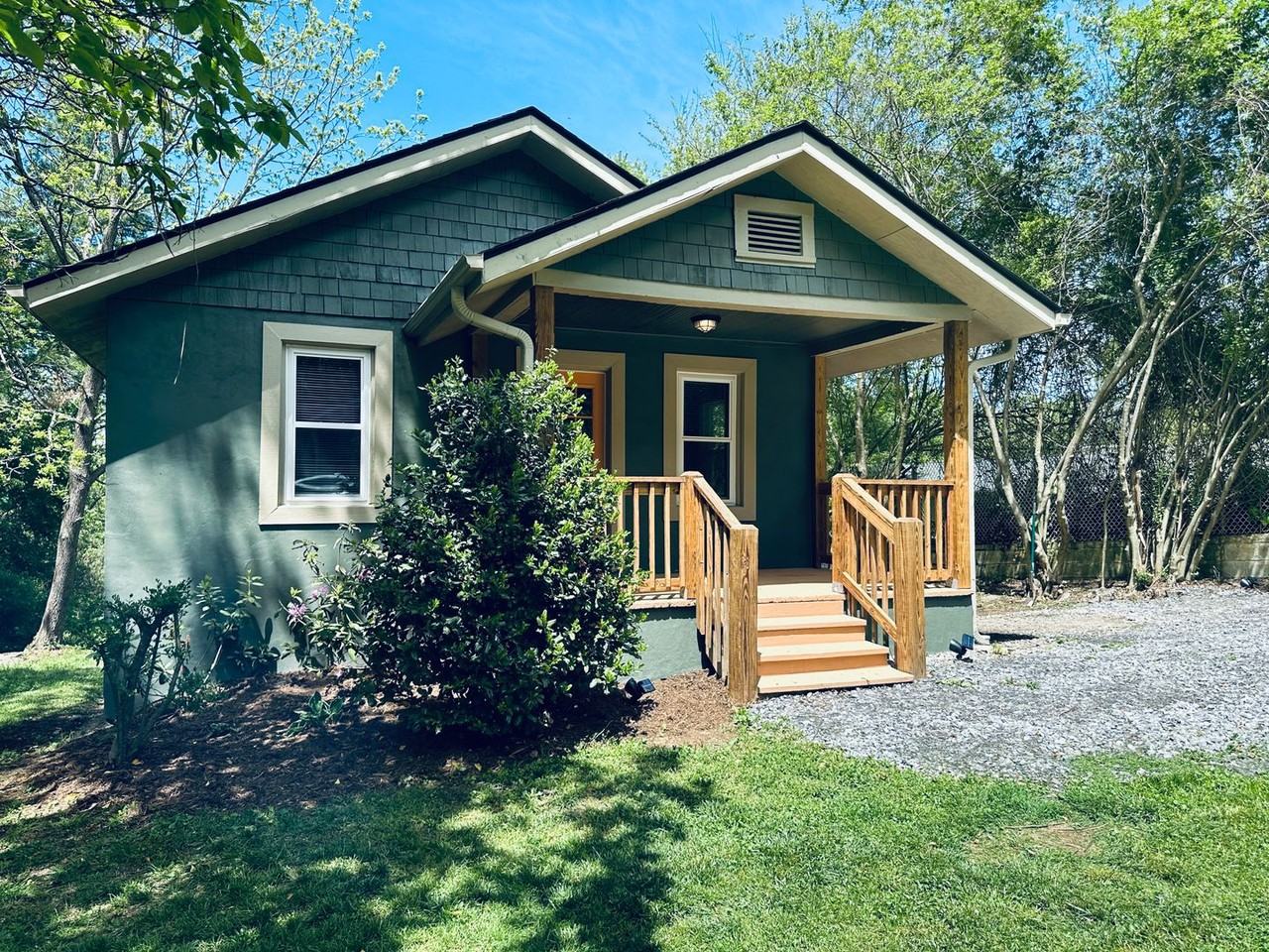 90 Hampton St - Photo 3 of 22