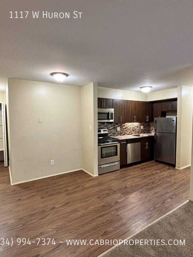 Huron Flats (1117 W. Huron) - Photo 3 of 21