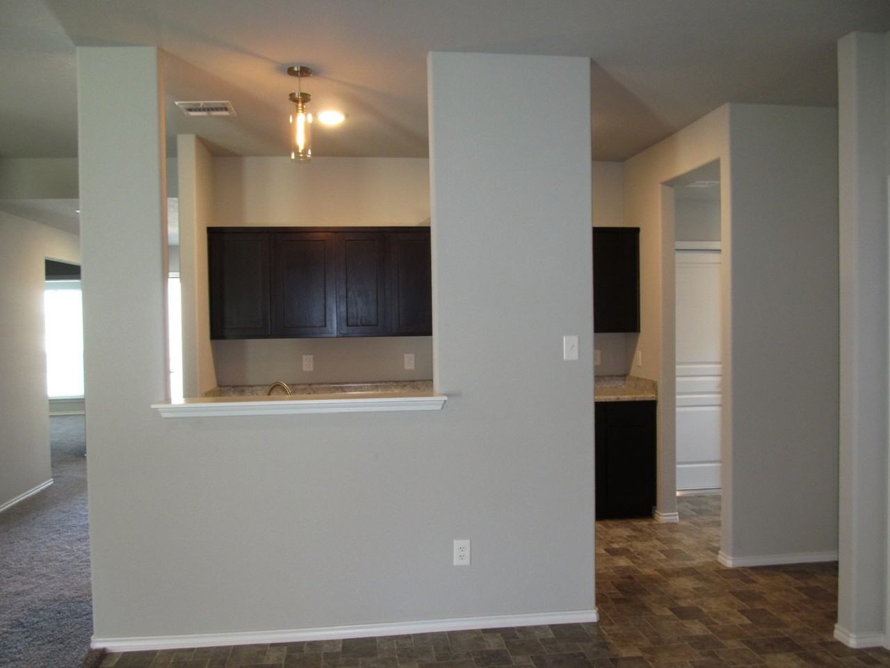 2524 Elk Creek St - Photo 5 of 17