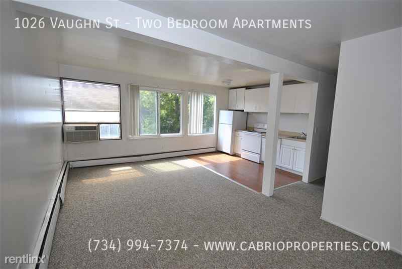 1026 Vaughn St - Photo 2 of 12