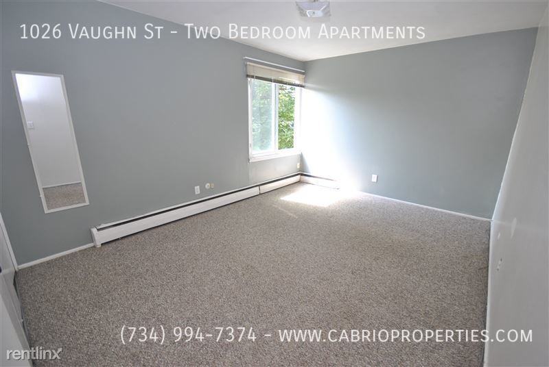 1026 Vaughn St - Photo 6 of 12