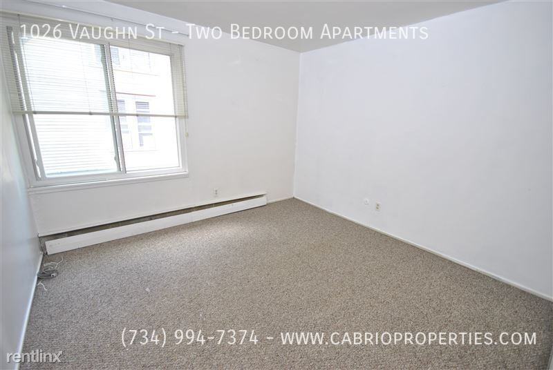 1026 Vaughn St - Photo 7 of 12