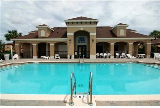 2731 Retreat View Cir - Photo 2 of 8