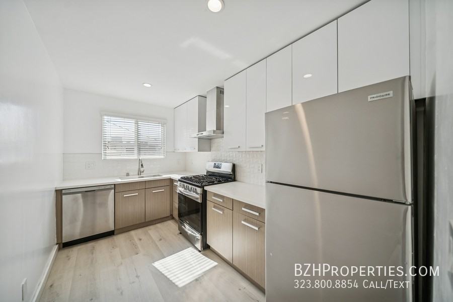 252 S New Hampshire Ave - Photo 2 of 12