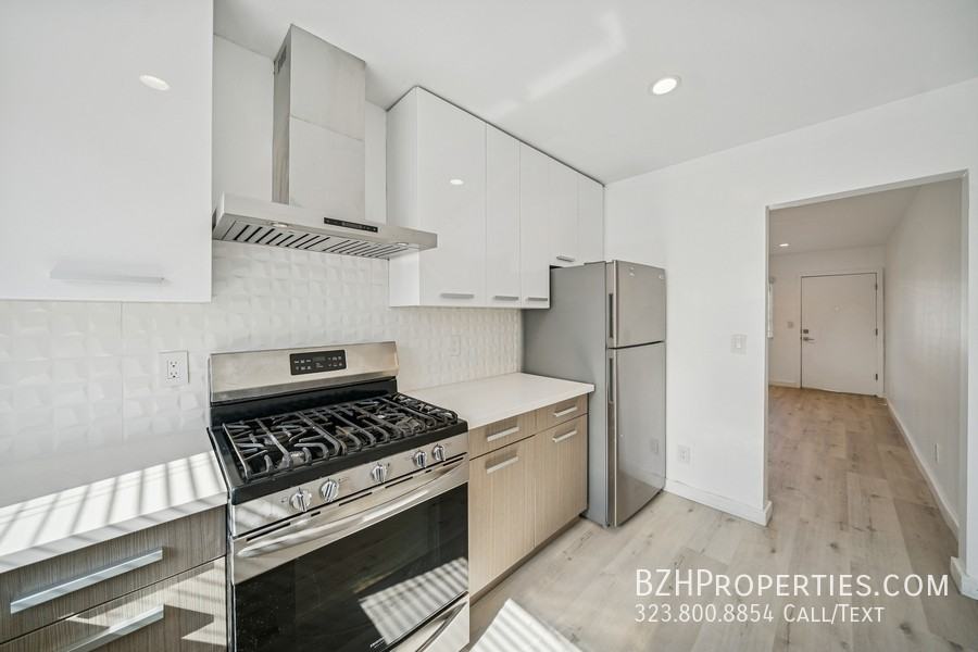 252 S New Hampshire Ave - Photo 4 of 12