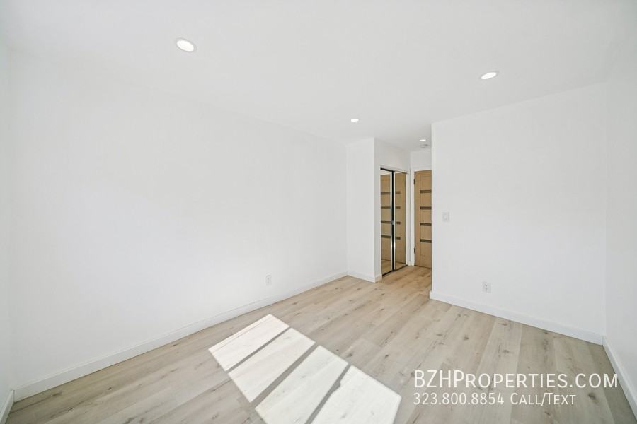 252 S New Hampshire Ave - Photo 7 of 12