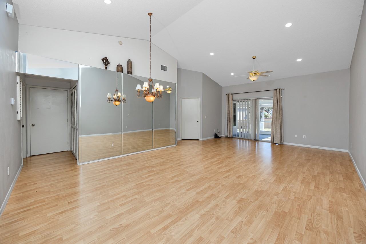 2411 Bentley Drive - Photo 7 of 40